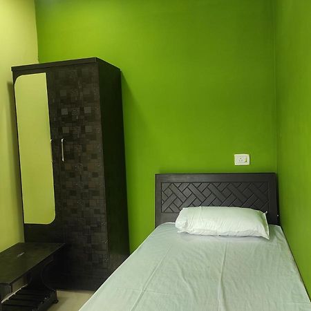 Hotel Sk Lodge Near Guwahati Airport Exteriör bild