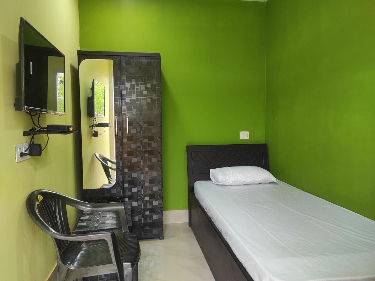 Hotel Sk Lodge Near Guwahati Airport Exteriör bild