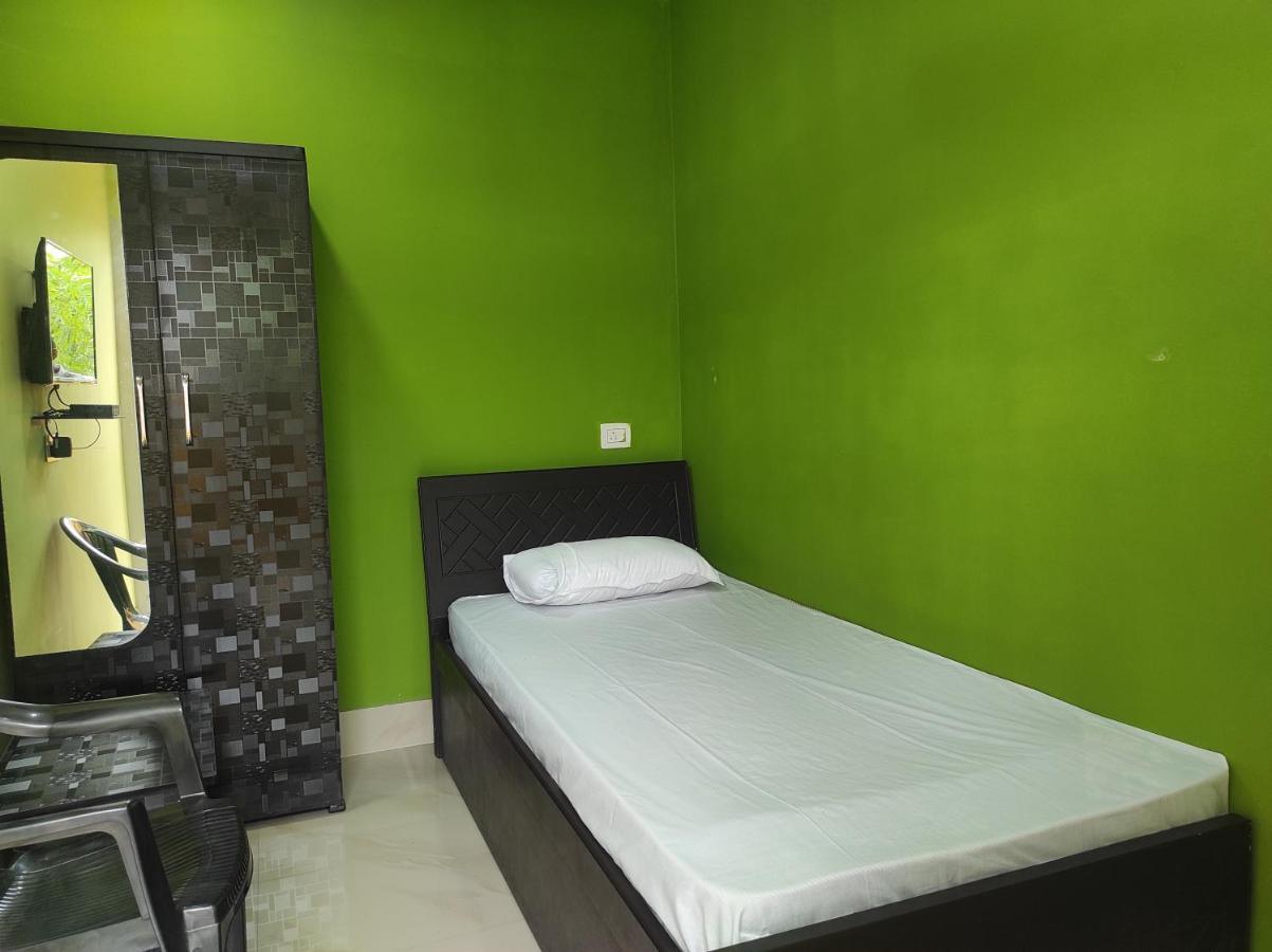Hotel Sk Lodge Near Guwahati Airport Exteriör bild