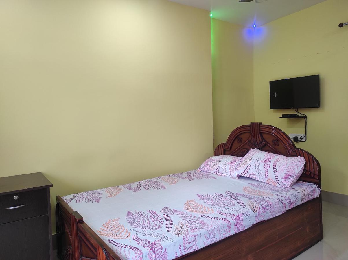 Hotel Sk Lodge Near Guwahati Airport Exteriör bild