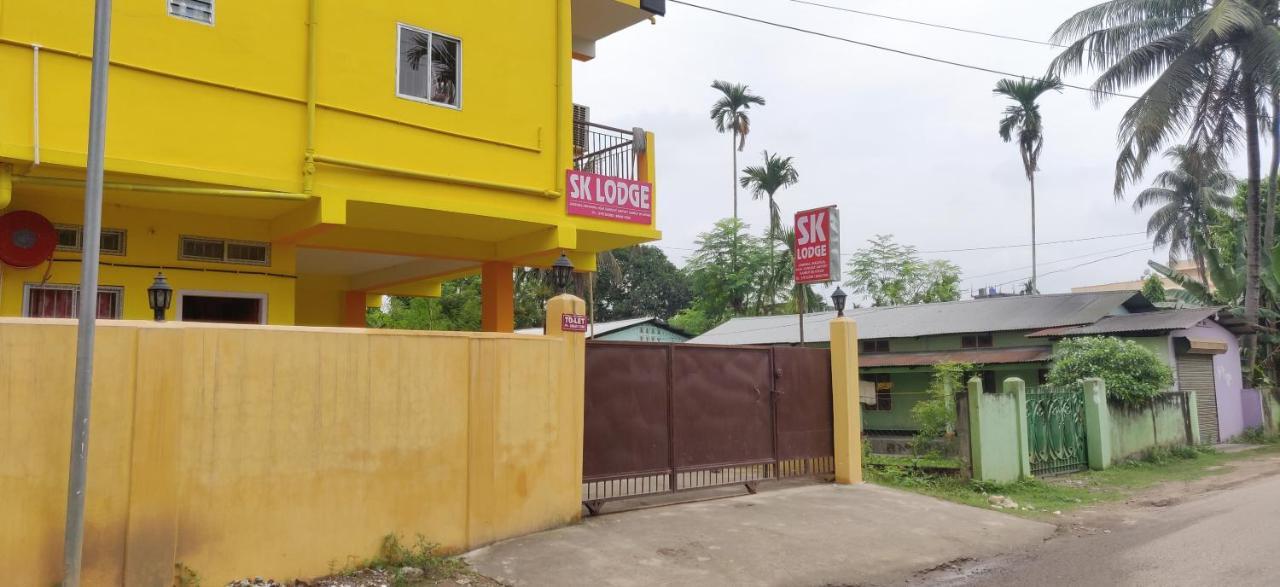 Hotel Sk Lodge Near Guwahati Airport Exteriör bild