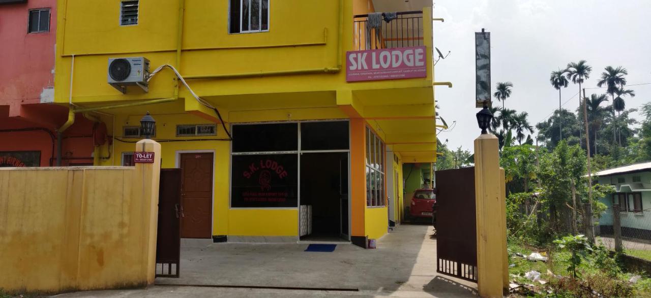 Hotel Sk Lodge Near Guwahati Airport Exteriör bild