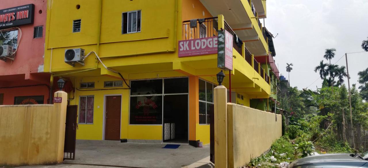 Hotel Sk Lodge Near Guwahati Airport Exteriör bild
